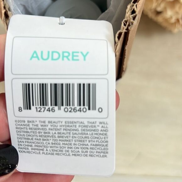 BKR Audrey Water Bottle robins egg blue 500mL glass water bottle silicone sleeve - Picture 6 of 6